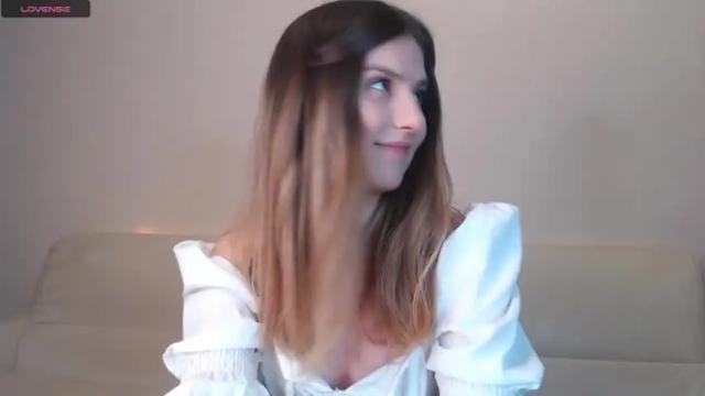 Image 2 of _esmeraldiyaa_ Stream on Chaturbate on 20 months ago