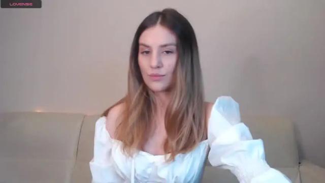 Image 3 of _esmeraldiyaa_ Stream on Chaturbate on 20 months ago