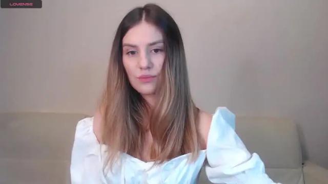 Image 4 of _esmeraldiyaa_ Stream on Chaturbate on 20 months ago