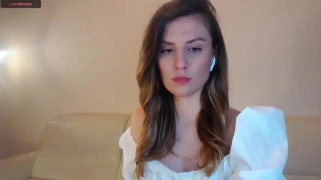 Image 6 of _esmeraldiyaa_ Stream on Chaturbate on 19 months ago