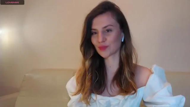 Image 7 of _esmeraldiyaa_ Stream on Chaturbate on 19 months ago