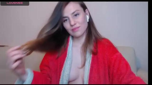Image 4 of _esmeraldiyaa_ Stream on Chaturbate on 19 months ago