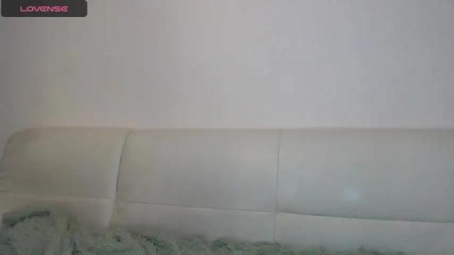 Image 10 of _esmeraldiyaa_ Stream on Chaturbate on 18 months ago
