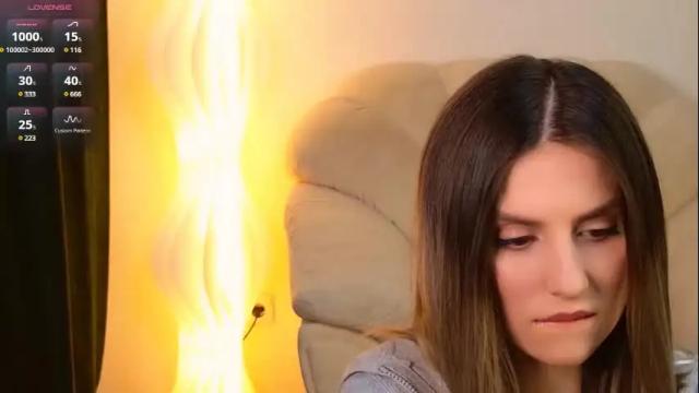 Image 4 of _esmeraldiyaa_ Stream on Chaturbate on 5 months ago