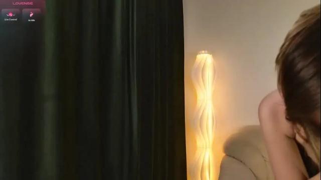 Image 6 of _esmeraldiyaa_ Stream on Chaturbate on 5 months ago
