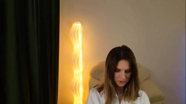 Image 6 of _esmeraldiyaa_ Stream on Chaturbate on 5 months ago