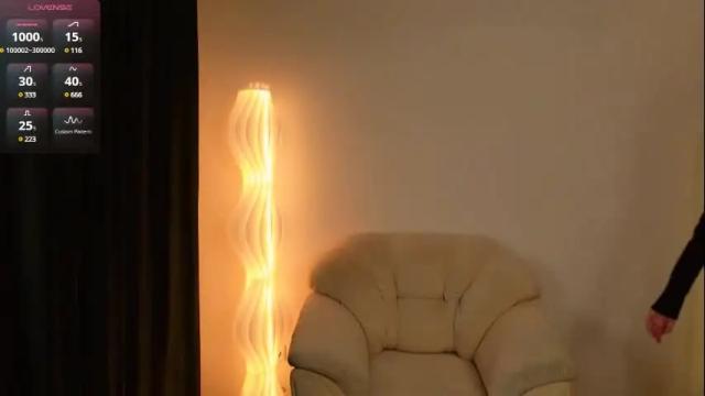 Image 3 of _esmeraldiyaa_ Stream on Chaturbate on 5 months ago