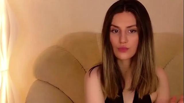 Image 3 of _esmeraldiyaa_ Stream on Chaturbate on 3 months ago