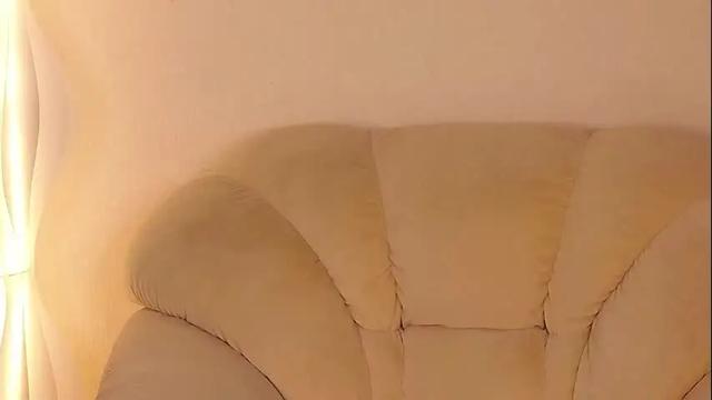 Image 4 of _esmeraldiyaa_ Stream on Chaturbate on 3 months ago