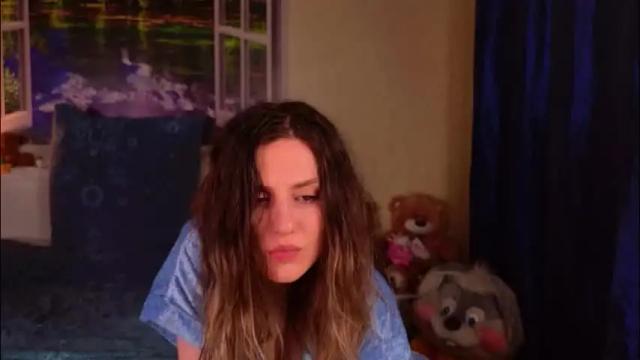 Image 3 of _esmeraldiyaa_ Stream on Chaturbate on 3 months ago