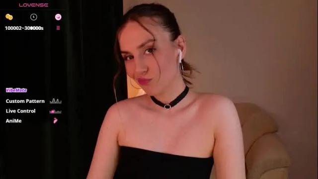 Image 2 of _esmeraldiyaa_ Stream on Chaturbate on 2 months ago