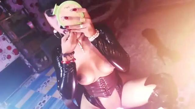 Image 2 of _hailyourqueenx Stream on Chaturbate on 12 months ago