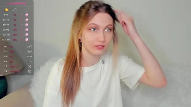 Image 4 of _hollydolly_ Stream on Chaturbate on 14 months ago