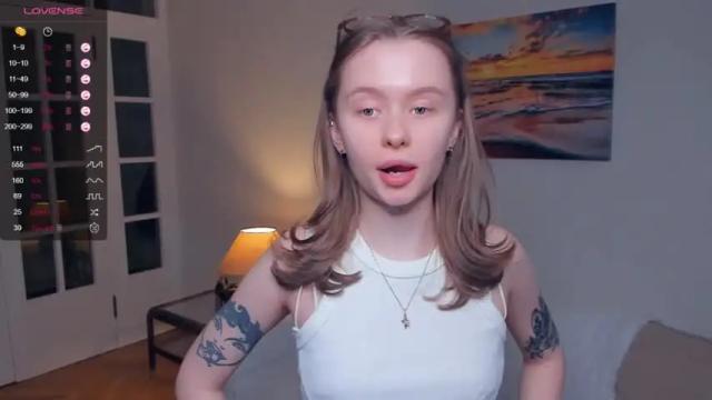Image 12 of _hollydolly_ Stream on Chaturbate on 14 months ago