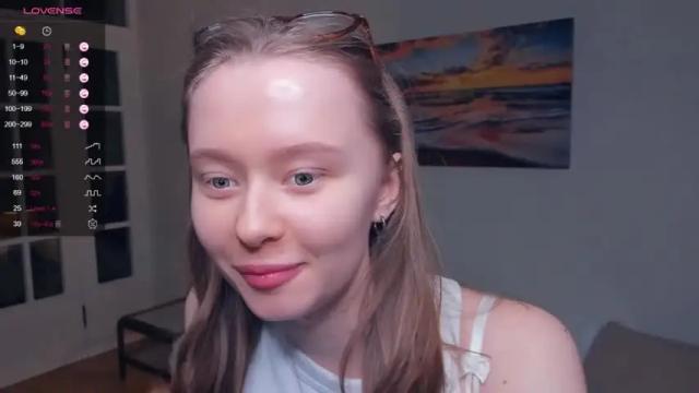 Image 8 of _hollydolly_ Stream on Chaturbate on 14 months ago