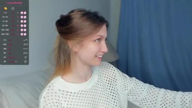 Image 11 of _hollydolly_ Stream on Chaturbate on 14 months ago