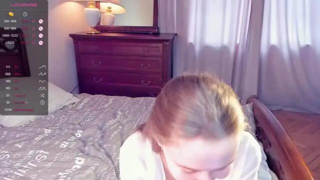 Image 3 of _hollydolly_ Stream on Chaturbate on 13 months ago
