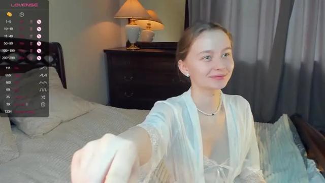 Image 6 of _hollydolly_ Stream on Chaturbate on 13 months ago