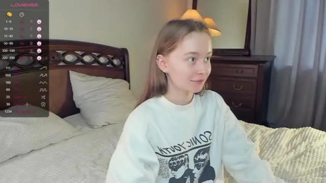Image 12 of _hollydolly_ Stream on Chaturbate on 13 months ago