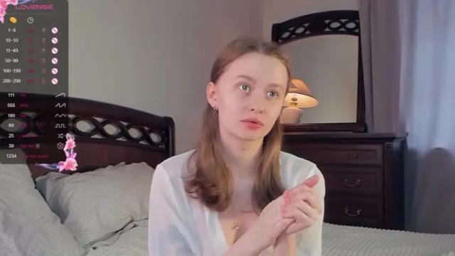 Image 2 of _hollydolly_ Stream on Chaturbate on 13 months ago