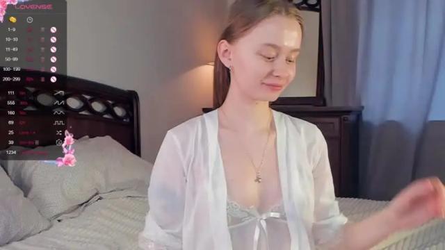 Image 8 of _hollydolly_ Stream on Chaturbate on 13 months ago