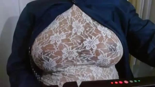 Image 12 of _hotpaulaxx Stream on Chaturbate on 16 months ago