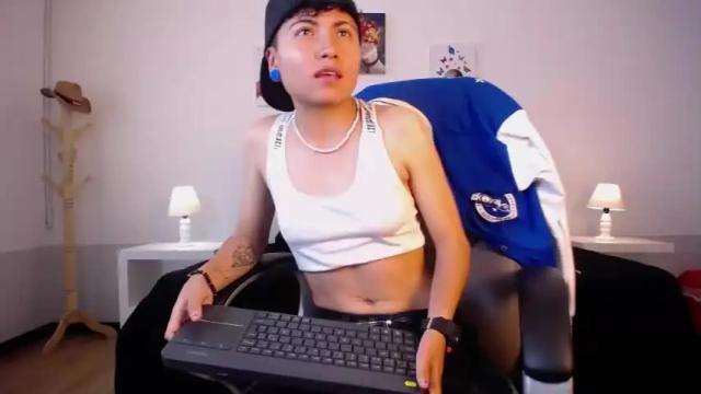 Image 4 of _ian_25 Stream on Chaturbate on 18 months ago