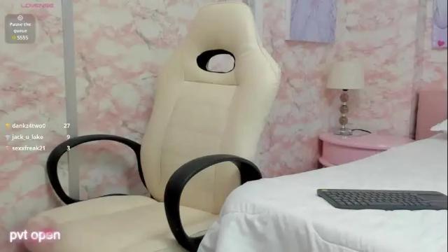 Image 7 of _iris_evans Stream on Chaturbate on 26 days ago