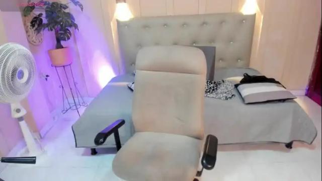 Image 2 of _jade_reyez Stream on Chaturbate on 1 month ago