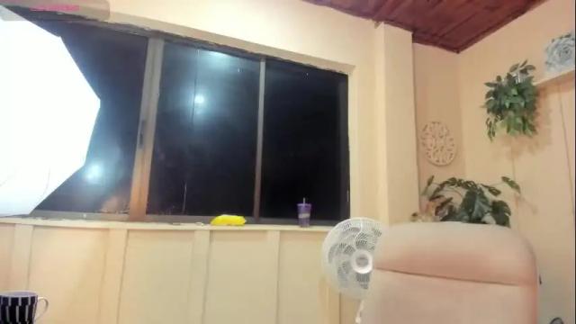 Image 2 of _jade_reyez Stream on Chaturbate on 1 month ago