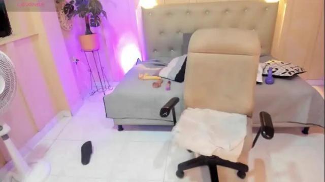 Image 8 of _jade_reyez Stream on Chaturbate on 1 month ago