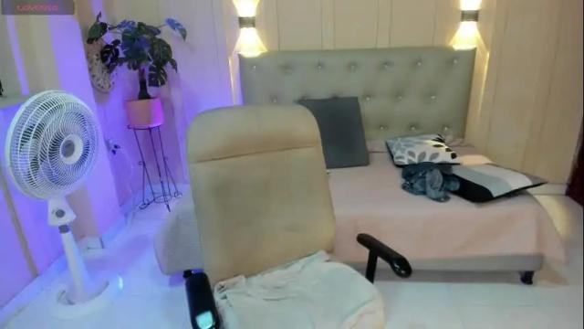 Image 4 of _jade_reyez Stream on Chaturbate on 1 month ago