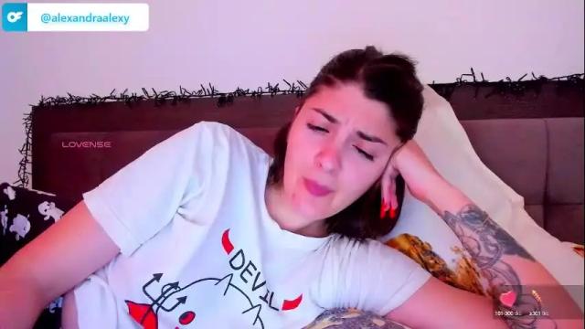 Image 3 of _just_a_simple_girl Stream on Chaturbate on 1 month ago