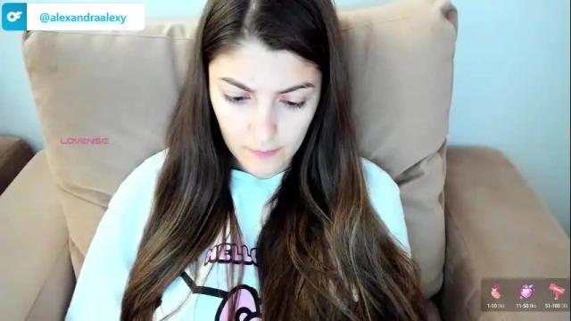 Image 3 of _just_a_simple_girl Stream on Chaturbate on 6 days ago