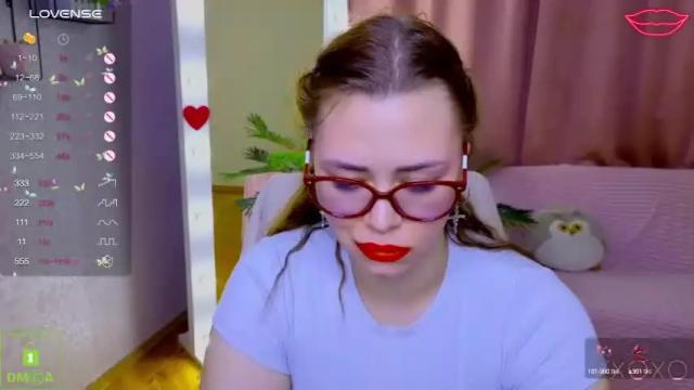 Image 2 of _kiki___ Stream on Chaturbate on 12 months ago