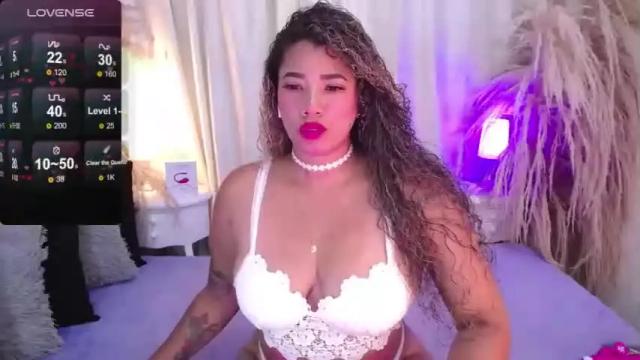 Image 4 of _kimmysantos_ Stream on Chaturbate on 14 months ago