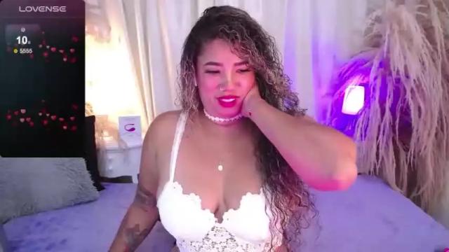 Image 8 of _kimmysantos_ Stream on Chaturbate on 14 months ago