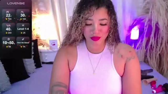 Image 10 of _kimmysantos_ Stream on Chaturbate on 14 months ago