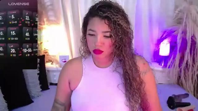 Image 2 of _kimmysantos_ Stream on Chaturbate on 14 months ago