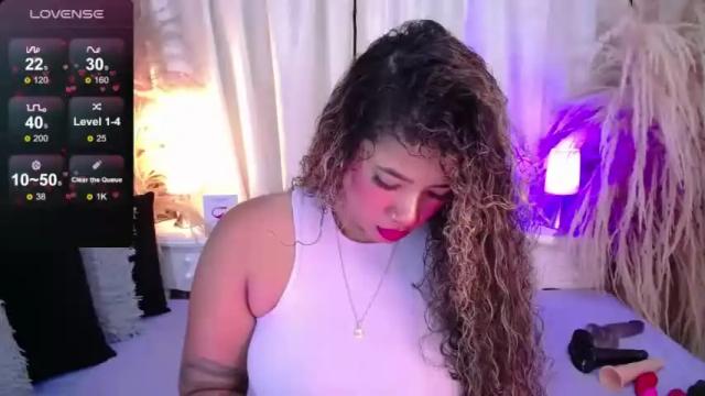 Image 4 of _kimmysantos_ Stream on Chaturbate on 14 months ago