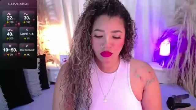 Image 7 of _kimmysantos_ Stream on Chaturbate on 14 months ago