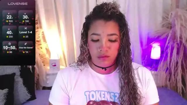 Image 7 of _kimmysantos_ Stream on Chaturbate on 14 months ago