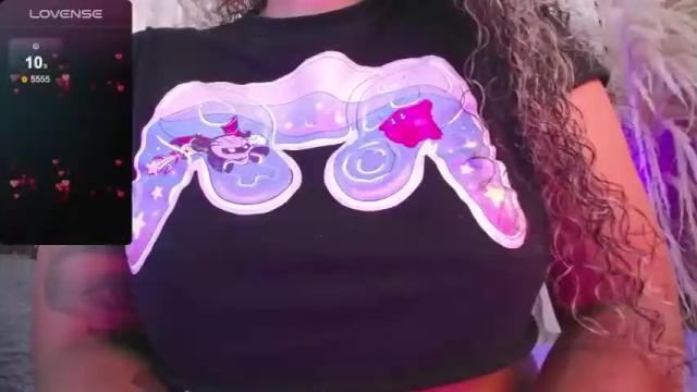 Image 11 of _kimmysantos_ Stream on Chaturbate on 14 months ago