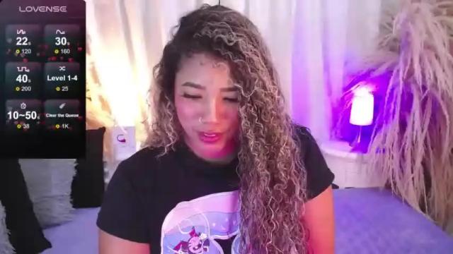 Image 7 of _kimmysantos_ Stream on Chaturbate on 14 months ago