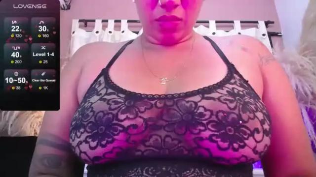 Image 12 of _kimmysantos_ Stream on Chaturbate on 14 months ago