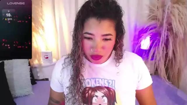 Image 6 of _kimmysantos_ Stream on Chaturbate on 13 months ago