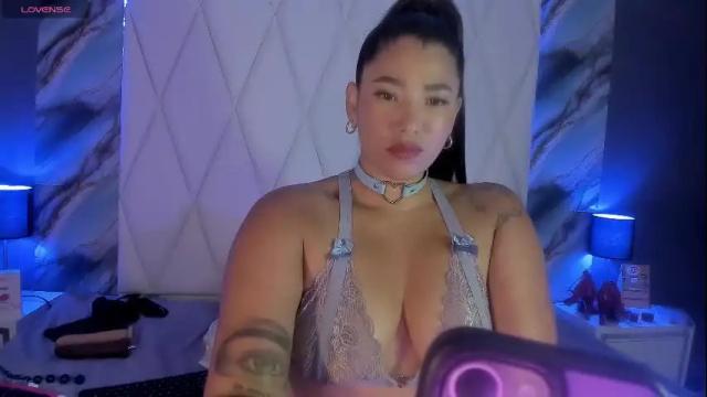 Image 11 of _kimmysantos_ Stream on Chaturbate on 2 days ago