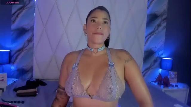 Image 8 of _kimmysantos_ Stream on Chaturbate on 2 days ago