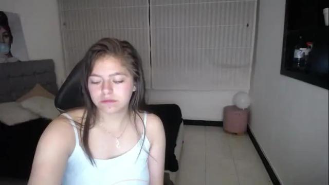 Image 2 of _kitten_1 Stream on Chaturbate on 25 days ago