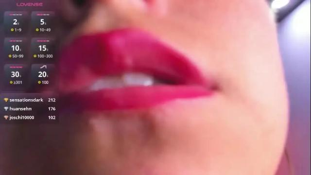 Image 2 of _kitten_1 Stream on Chaturbate on 13 days ago